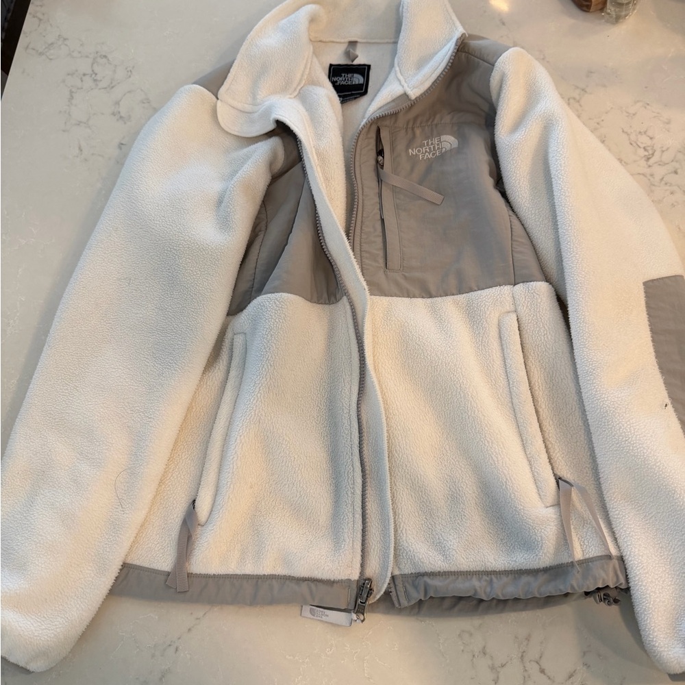 The North Face Women’s Cream & Light Gray Denali Fleece Jacket